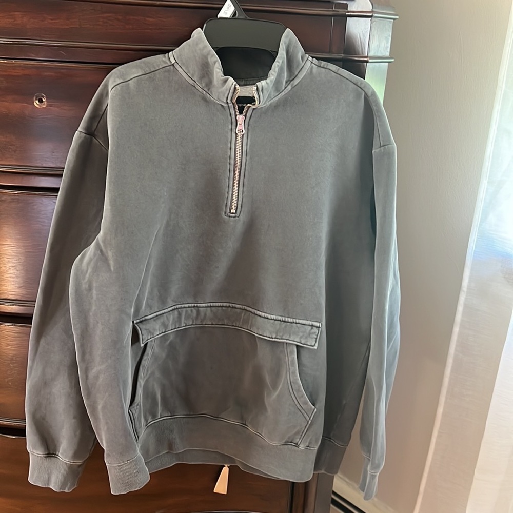 Grey pullover sweatshirt size Large